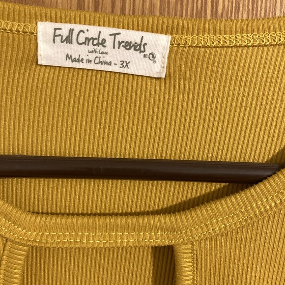 Full Circle Trends Top - Picture 3 of 3